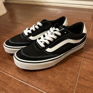 Vans Shoes - Old Skool Shoe